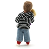 Petite poupée pour maison de poupée vue de l'arrière, bambin portant un pantalon bleu clair et un sweat-shirt rayé gris et noir.