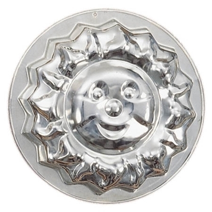 Round metal baking mould in the shape of a sun.
