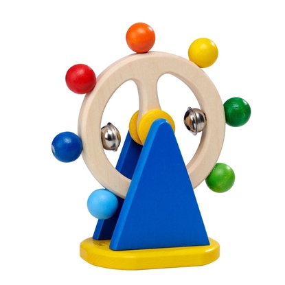 Blauw houten rad als baby speeltje met veelkleurige bollen bevestigd op de houten ring en twee metalen belletjes.