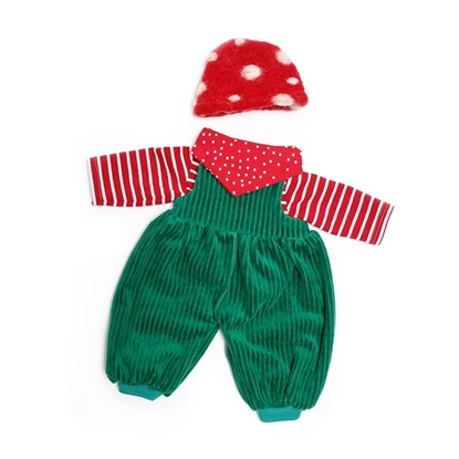 Vêtements de poupée consistant en une salopette en velours côtelé vert, un T-shirt à manches longues rayé rouge et blanc, un foulard en jersey rouge à petits pois blancs et un bonnet de laine rouge et blanc.